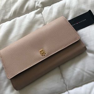 Tommy Hilfiger Clutch with Wallet